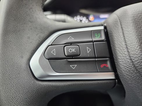 Used 2024 Jeep Compass Latitude image 14