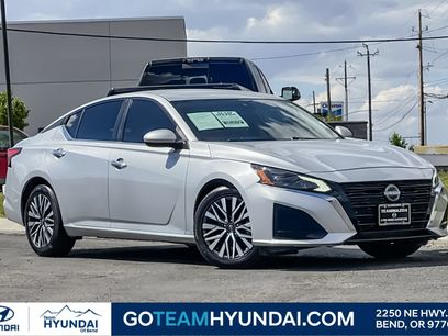 Used 2023 Nissan Altima 2.5 SV