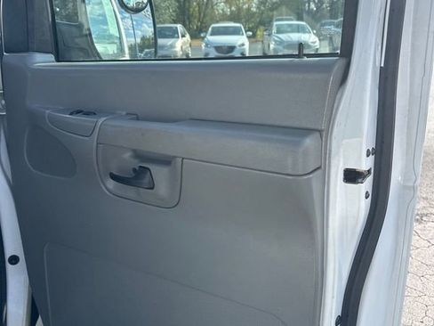 Used 2008 Ford E-250 and Econoline 250 image 5