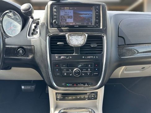 Used 2011 Chrysler Town & Country Limited w/ Trailer Tow Group image 9