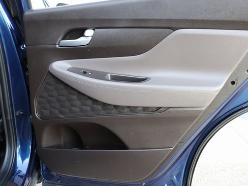 Used 2020 Hyundai Santa Fe SE image 12