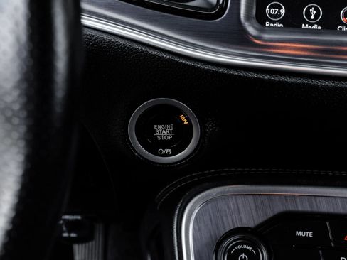 Used 2018 Dodge Challenger R/T w/ Driver Convenience Group RWD image 27