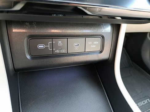 Used 2025 Hyundai Tucson Limited AWD/4WD image 16