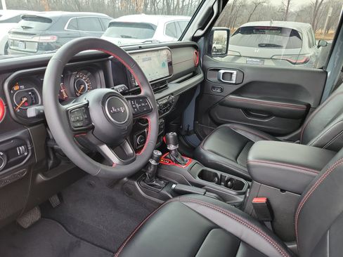 Used 2024 Jeep Wrangler Unlimited Rubicon image 22