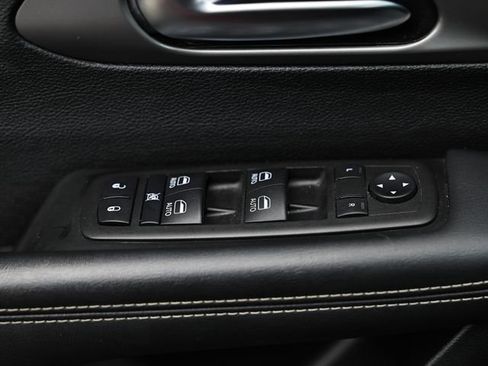 Used 2025 Chrysler Pacifica Select FWD image 16