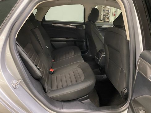 Used 2020 Ford Fusion SE image 20