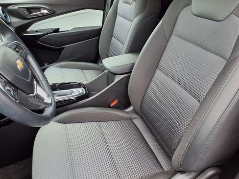 Used 2024 Chevrolet Trax LT w/ LT Convenience Package image 3