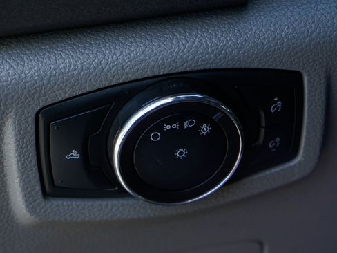 Used 2017 Ford F550 XL image 19