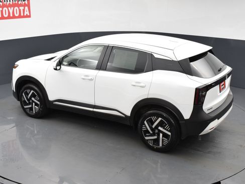 Used 2025 Nissan Kicks SV w/ Illumination Package FWD image 20