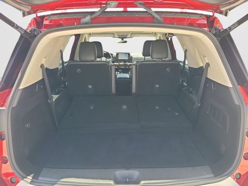 Used 2025 Nissan Pathfinder SL w/ SL Premium Package FWD image 9