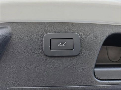 New 2024 Jaguar E-PACE R-Dynamic SE image 13