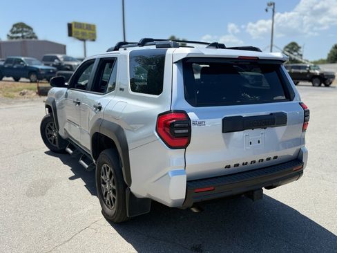 Used 2025 Toyota 4Runner SR5 RWD image 18
