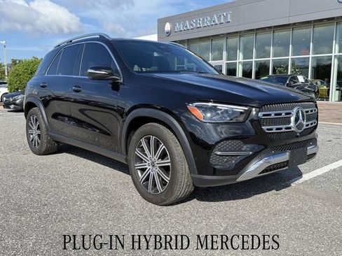 Used 2025 Mercedes-Benz GLE 450e 4MATIC image 2