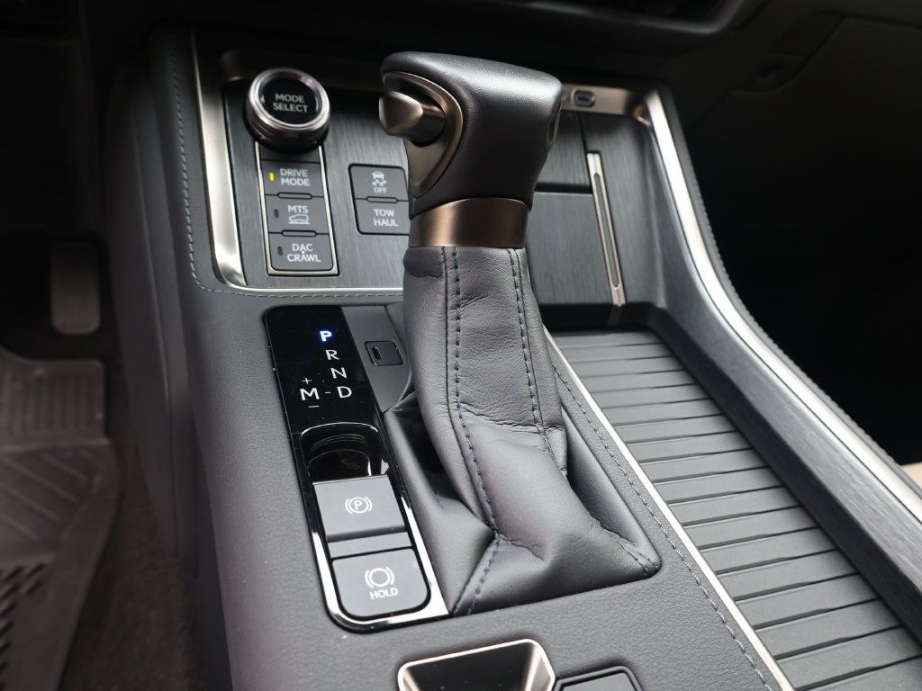 Used 2025 Lexus GX 550 AWD/4WD image 29