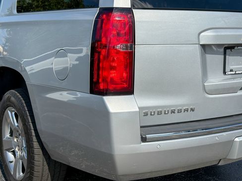 Used 2018 Chevrolet Suburban Premier AWD/4WD image 10