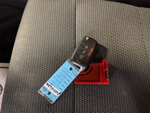 Used 2018 Kia Forte LX image 32