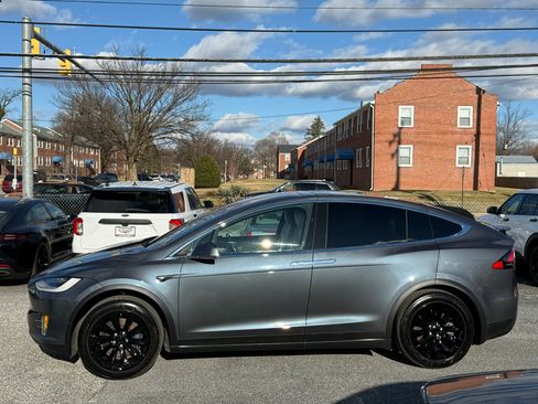 Used 2020 Tesla Model X Long Range image 15