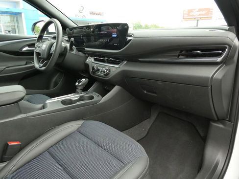 Used 2025 Buick Envista Preferred FWD image 15