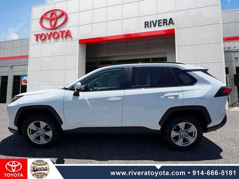 Used 2022 Toyota RAV4 XLE w/ Convenience Package AWD/4WD image 7