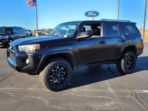 Used 2015 Toyota 4Runner SR5 image 3