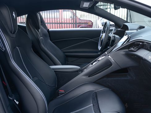 Certified 2022 Ferrari Roma image 19