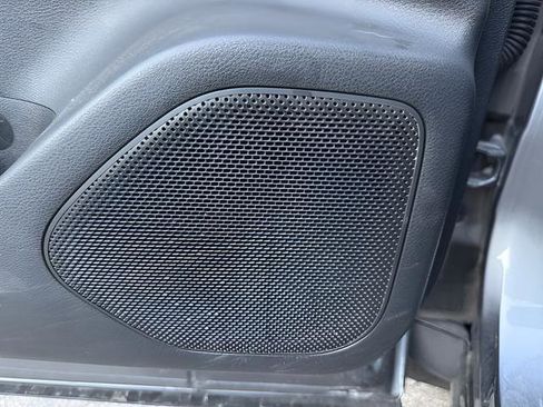 Used 2022 Nissan Rogue SV image 10