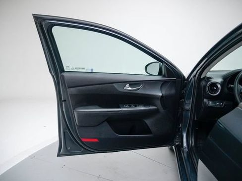 Used 2021 Kia Forte LXS FWD image 7