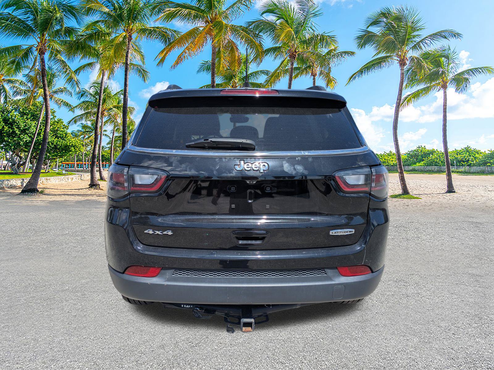 Used 2022 Jeep Compass Latitude w/ Sun and Sound Group AWD/4WD image 6