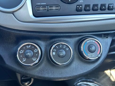 Used 2012 Toyota Yaris LE image 25