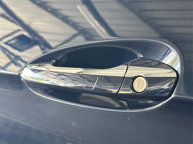 Used 2014 Mercedes-Benz E 350 Sedan image 20