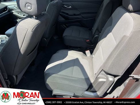 Used 2023 Chevrolet Traverse LT FWD image 14