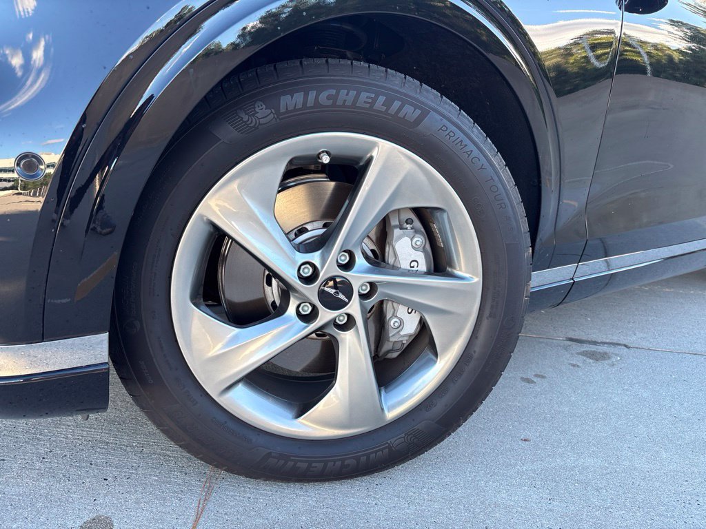 Certified 2026 Genesis GV70 2.5T Advanced AWD/4WD image 6