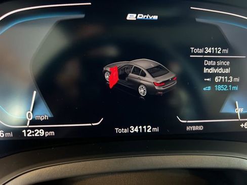 Used 2021 BMW 330e w/ Convenience Package image 28
