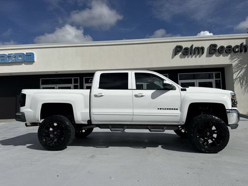 Used 2018 Chevrolet Silverado 1500 LT w/ All Star Edition AWD/4WD image 23