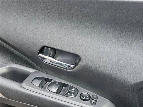 Used 2022 Nissan Kicks SV FWD image 8