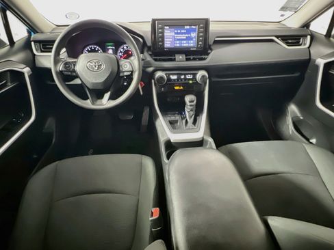 Used 2020 Toyota RAV4 LE FWD image 27