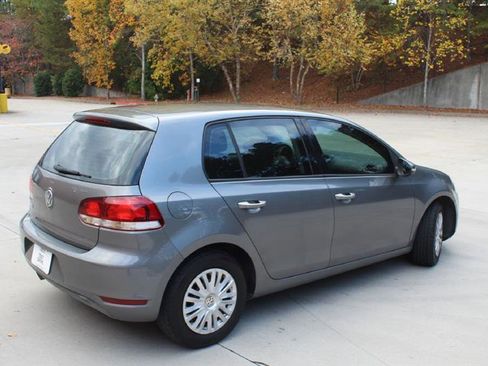 Used 2010 Volkswagen Golf 4-Door image 5