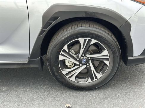 Used 2025 Subaru Crosstrek 2.0i Premium image 9