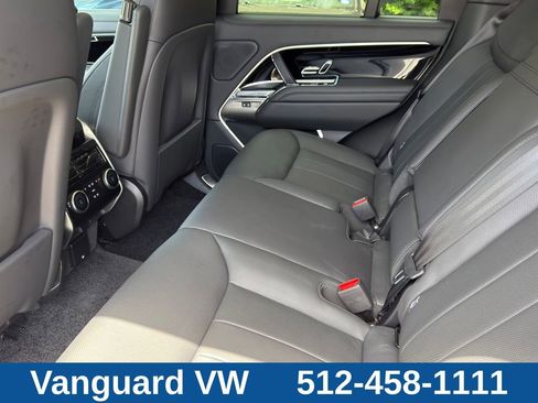 Used 2025 Land Rover Range Rover SE AWD/4WD image 36