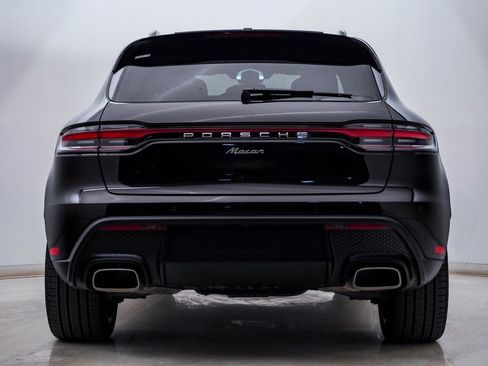Certified 2025 Porsche Macan image 10