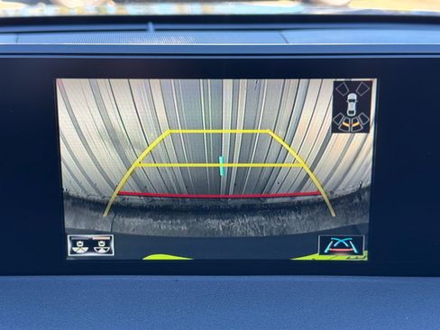 Used 2022 Lexus UX 200 image 25