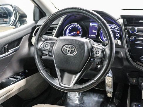 Used 2019 Toyota Camry SE FWD image 15