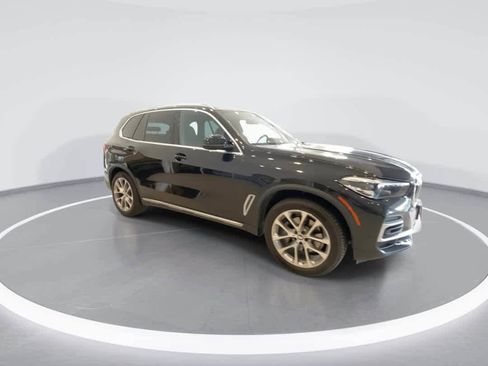 Used 2023 BMW X5 xDrive40i w/ Premium Package AWD/4WD image 2
