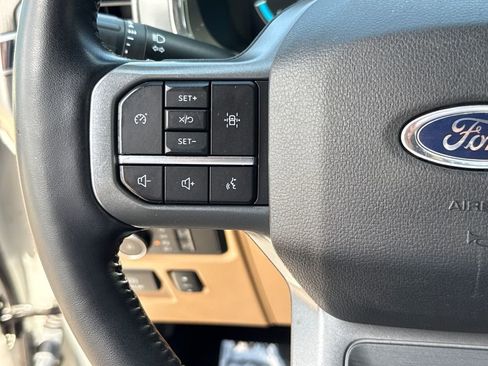 Used 2022 Ford F150 Lariat RWD image 13