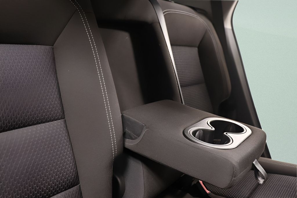 Used 2023 GMC Terrain SLE w/ Driver Convenience Package FWD image 30