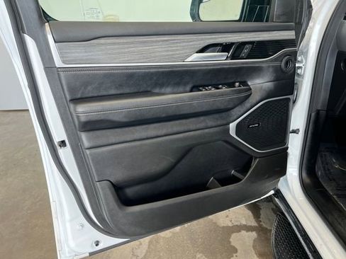 Used 2024 Jeep Wagoneer Series II image 10