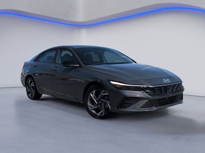 New 2025 Hyundai Elantra SEL