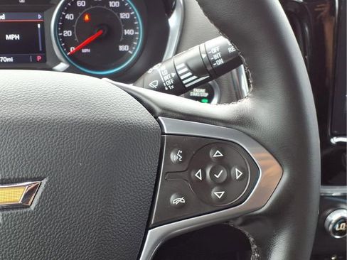 Used 2023 Chevrolet Traverse LT image 13