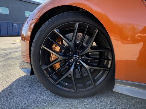 Used 2017 Nissan GT-R Premium image 16