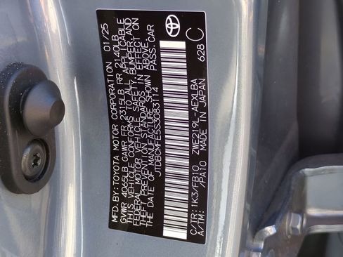 Used 2025 Toyota Corolla LE image 27